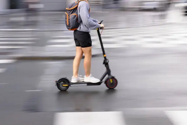 全球及中國電動滑板車市場