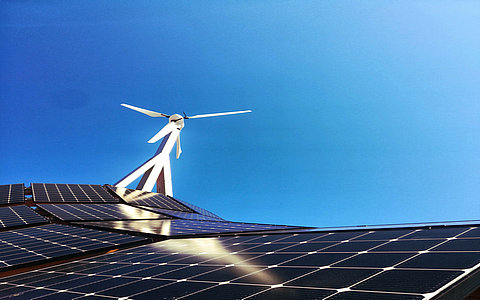 兩部委：推動綠電直連發(fā)展，自發(fā)自用電量占總發(fā)電量不低于60%